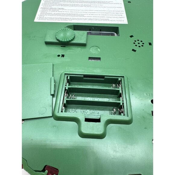 Avon 12 Days of Christmas Musical Wreath Clock 2008 Red Bow Music Lights READ - Picture 8 of 8